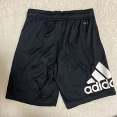 美品★アディダス　adidas ハーフパンツ　ショートパンツ 短パン　ボーイズのサムネイル