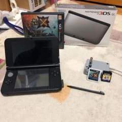 ニンテンドー3DS LL シルバー×ブラックのサムネイル