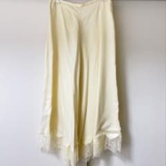 【ZARA】ロングスカート | レース裾・アイボリーのサムネイル