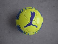 プーマサッカーボール ４号  (フットサル)のサムネイル