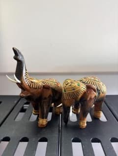 縁起物】タイ製 木彫り 象 置物 2体ペアセット - メルカリ