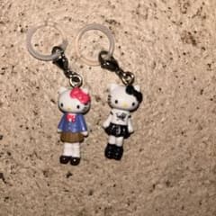 ハローキティ チャーム 2個セットのサムネイル