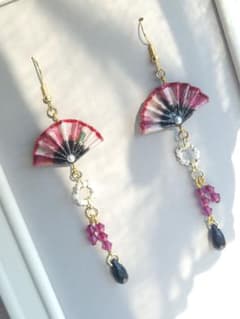 ハンドメイド 扇子ピアス 赤×黒 和風のサムネイル
