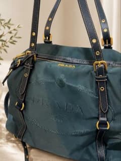 PRADA プラダ ナイロン ショルダーバッグ グリーン ゴールド金具　y2k PRADA プラダ ナイロン ショルダーバッグ グリーン ゴールド金具 y2k