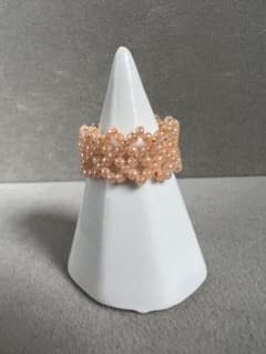 ハンドメイド ビーズリング サンゴ色のサムネイル