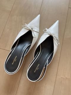 BALENCIAGA ポインテッドトゥ ミュール ホワイト | Mercari