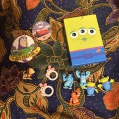 버즈 라이트 이어 피규어 세트와 노트