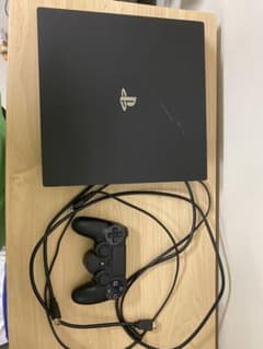 PS4 pro 7200C 2TB 背面アタッチメント付きのサムネイル