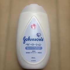 ジョンソン ベビーローション 無香料 300mLのサムネイル