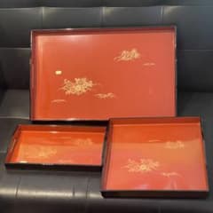 お盆　金蒔絵　トレー　3点　おまとめ　持ち手付き　キッチン　年代物 お盆 金蒔絵 トレー 3点 おまとめ 持ち手付き キッチン 年代物 - メルカリ