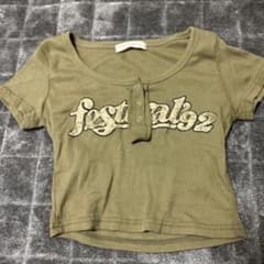カーキ クロップドTシャツのサムネイル