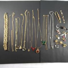 遺品整理 生前整理 イミテーションアクセサリー まとめ - メルカリ