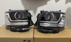 【新品】トヨタ 純正 ９型 ハイエース ヘッドライト Bi-Beam 200系のサムネイル