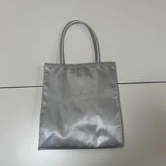 シルバー サテン パーティーバッグ 約25cm x 30cmのサムネイル