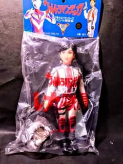 ウルトラマンティガ Guts レナ隊員 イベント限定品 M1号 美品 - メルカリ