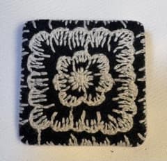 ミナペルホネン 刺繍 ブローチのサムネイル