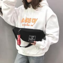 韓国　カジュアルボディーバックのサムネイル