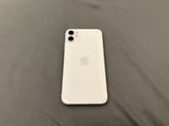 【ジャンク】iPhone11 128GB ホワイト 本体のみ 電源入らずのサムネイル