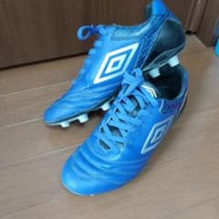サッカースパイク アンブロ 24.5cmのサムネイル