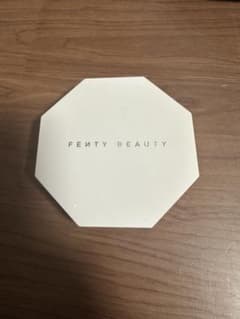 フェンティービューティー FENTY BEAUTY アイシャドウのサムネイル