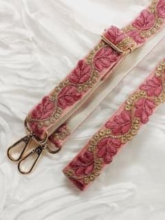 特価J-32インド刺繍リボン※ショルダーストラップ　スマホストラップ　送料込みのサムネイル