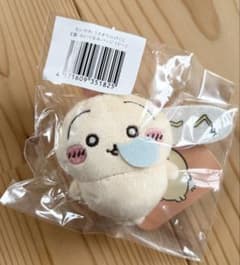 ちいかわ うさぎだらけくじ E賞ぬいぐるみバッジ ぐ〜のサムネイル