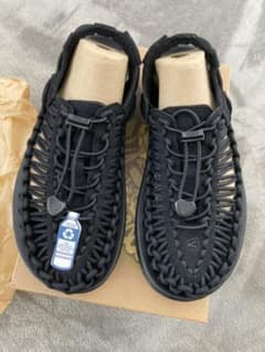 KEEN ユニーク サンダル　23.0cm 新品　黒のサムネイル