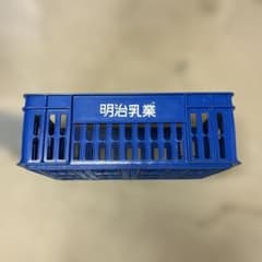 明治乳業 プラスチックコンテナ 青 - メルカリ