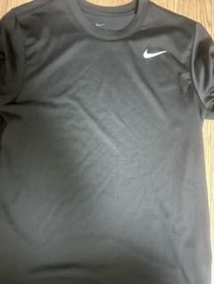Nike Dri-FIT ブラック Tシャツのサムネイル