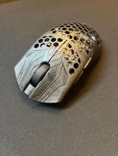 Finalmouse UltralightX Raw Carbon medium