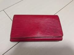 LOUIS VUITTON エピ　財布 レッドのサムネイル