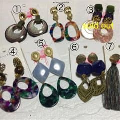 ハンドメイドピアス♡各800円      ②のサムネイル