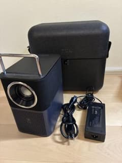 268357 ジャンク品　TCL A1s プロジェクー ジャンク】 TCL プロジェクター A1s本体 &持ち運びbox付き - メルカリ