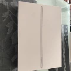 iPad 第8世代　32GB MYLA2J/A 掲載1/5までのサムネイル