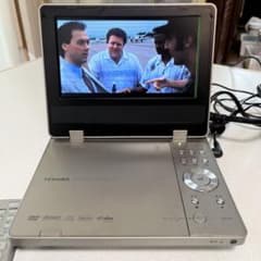 TOSHIBA ポータブルDVDプレーヤー SD-P70S - メルカリ