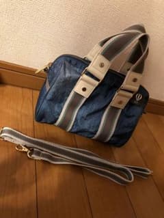 ボストンバッグのサムネイル