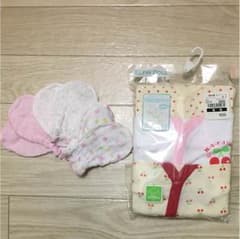 値下げ‼︎新品   ベビー肌着のサムネイル