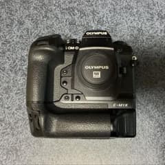 シャッター回数少】OLYMPUS OM-D E-M1X ボディ おまけ付き - メルカリ