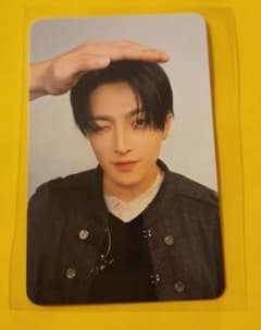 ホンジュン なでなで 5万ウォン 購入特典 トレカ ATEEZ POP UP - メルカリ