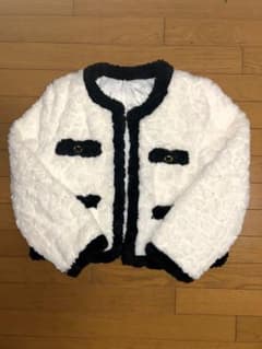 ホワイトジャケットのサムネイル