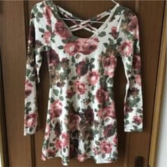 花柄ワンピースのサムネイル