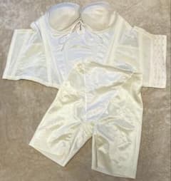 mirrormirror ブライダルインナー 上下セットのサムネイル