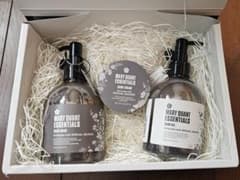 MARY QUANT ESSENTIALS ハンドケアセットのサムネイル