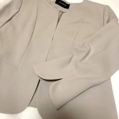 美品 銀座マギー プラテイーヌ 爽やか手触りベージュ クルーネックジャケット M 美品 銀座マギー プラテイーヌ 爽やか手触りベージュ クルーネック