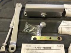 ドア クローザー・ドアチェック　1セットのサムネイル