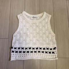 ZARA ノースリーブ ニット ベスト ホワイトのサムネイル