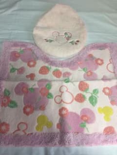 ディズニー ミニーちゃんのフタカバー&トイレマットセットのサムネイル
