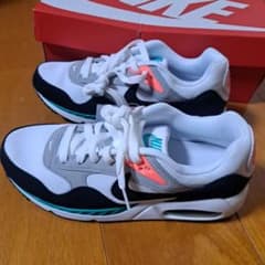 NIKE　ナイキ　エアーマックス　コリレート　25㎝　ウィメンズ　スニーカーのサムネイル