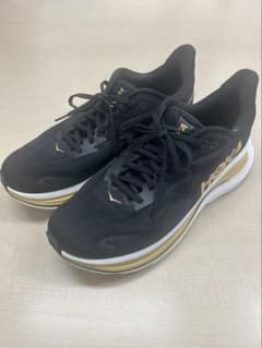 【限定モデル】HOKA CLIFTON 10 ブラック ゴールド スニーカー