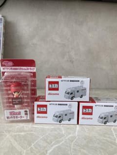 トミカ　NTTドコモ 移動基地局車　リカちゃんのサムネイル